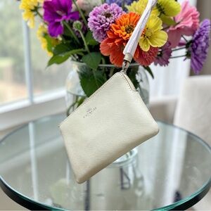 NWT Coach Light Pistachio Green Wristlet Clutch